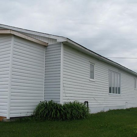 Right Off Da Boat B&B Channel-Port aux Basques Exterior photo